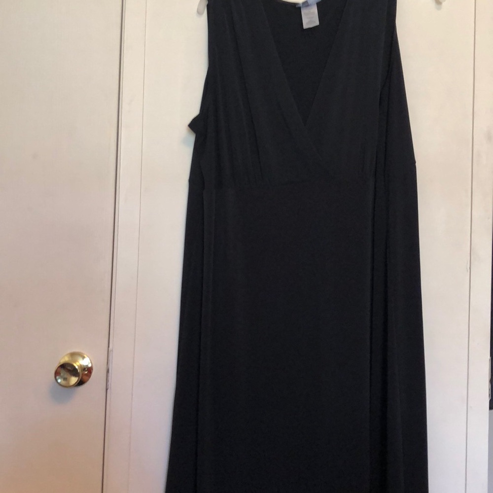 Sleeveless black dress